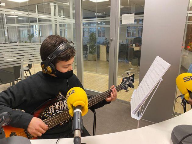 Rodrigo interpreta su canción