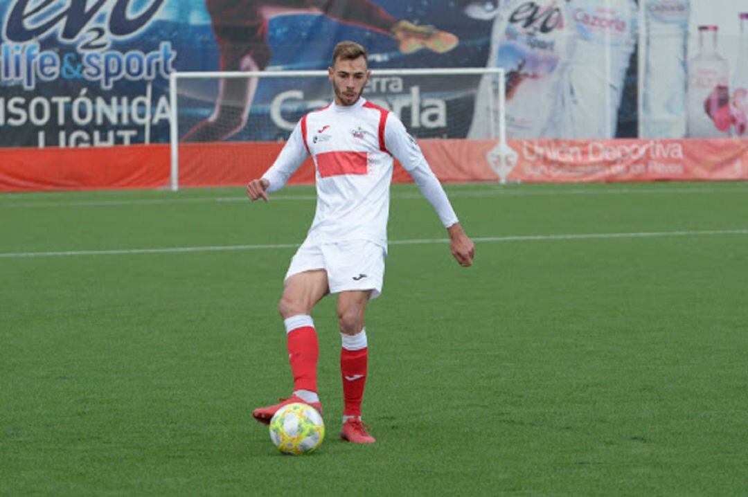 Raúl Hernández en un partido.