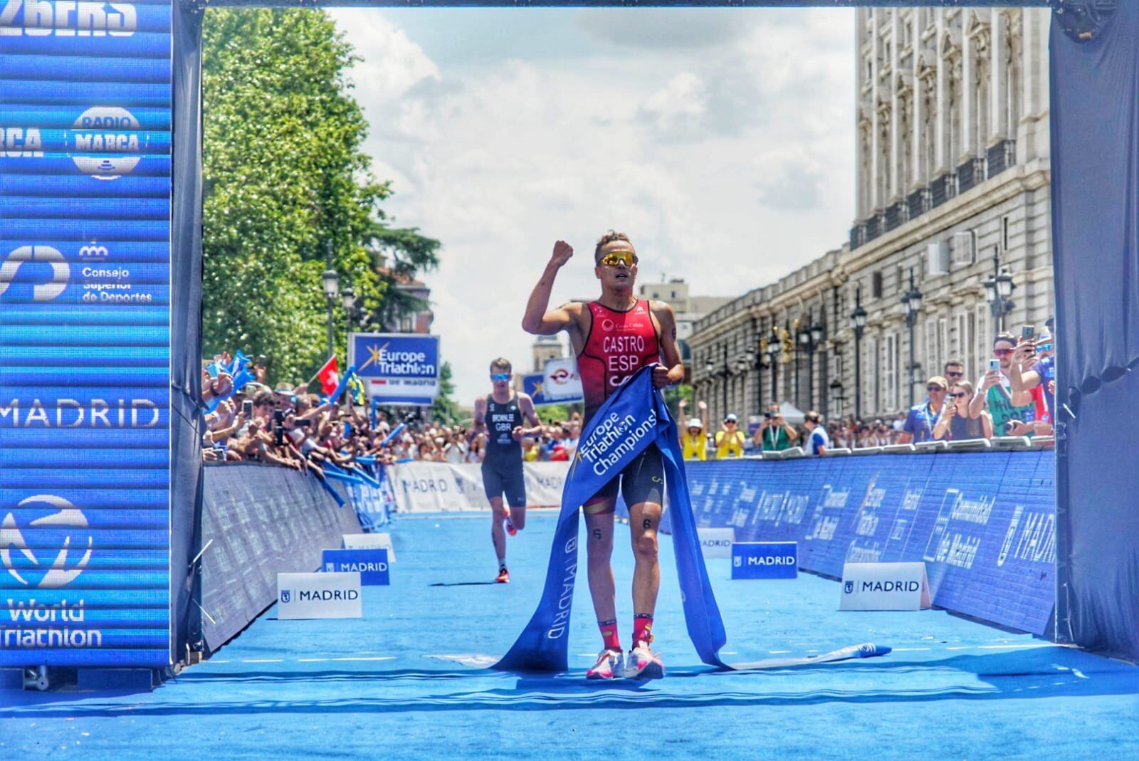 David Castro gana el Europeo de Triatlón