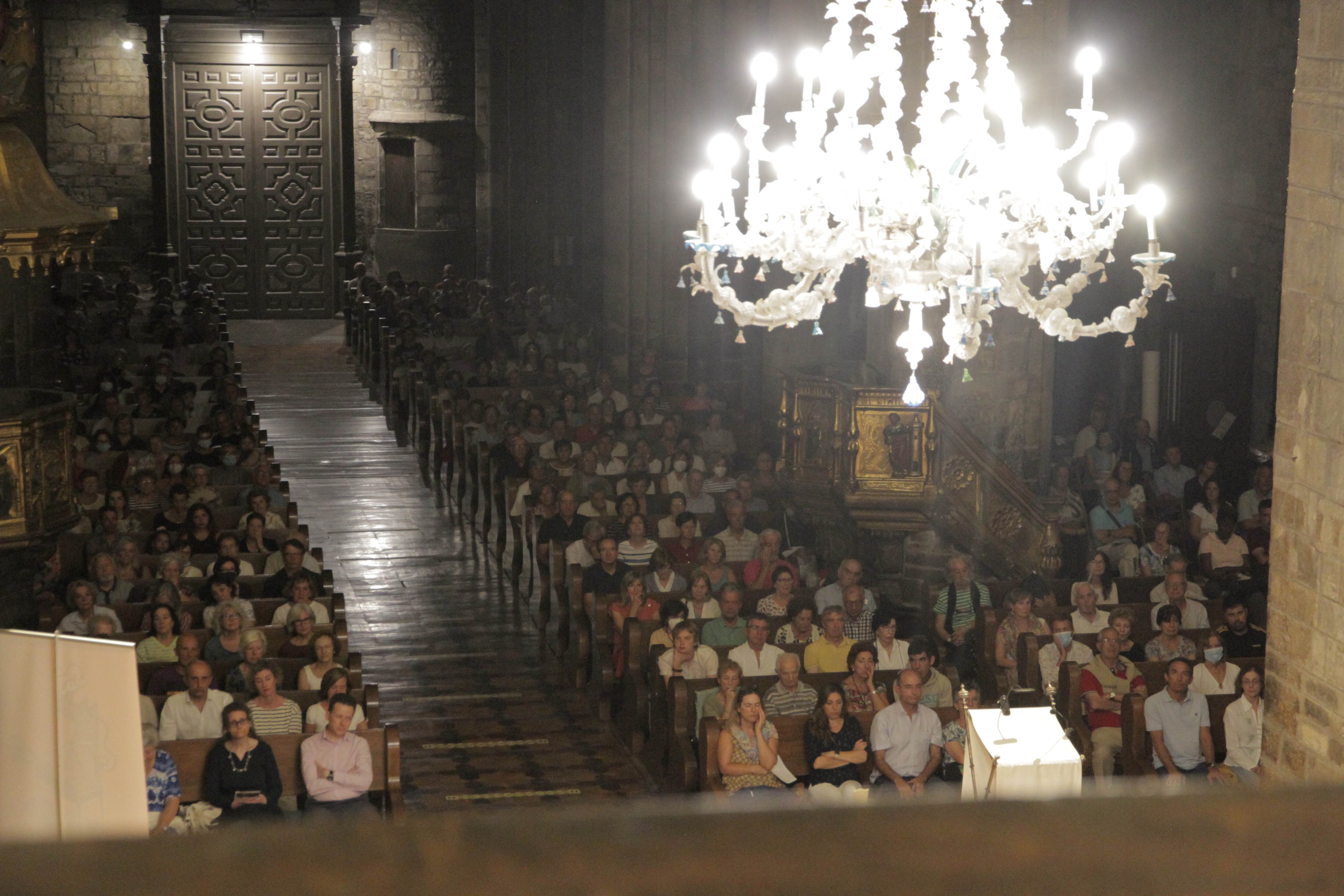Concierto de La Oropéndola, en una catedral de Jaca con aforo completo