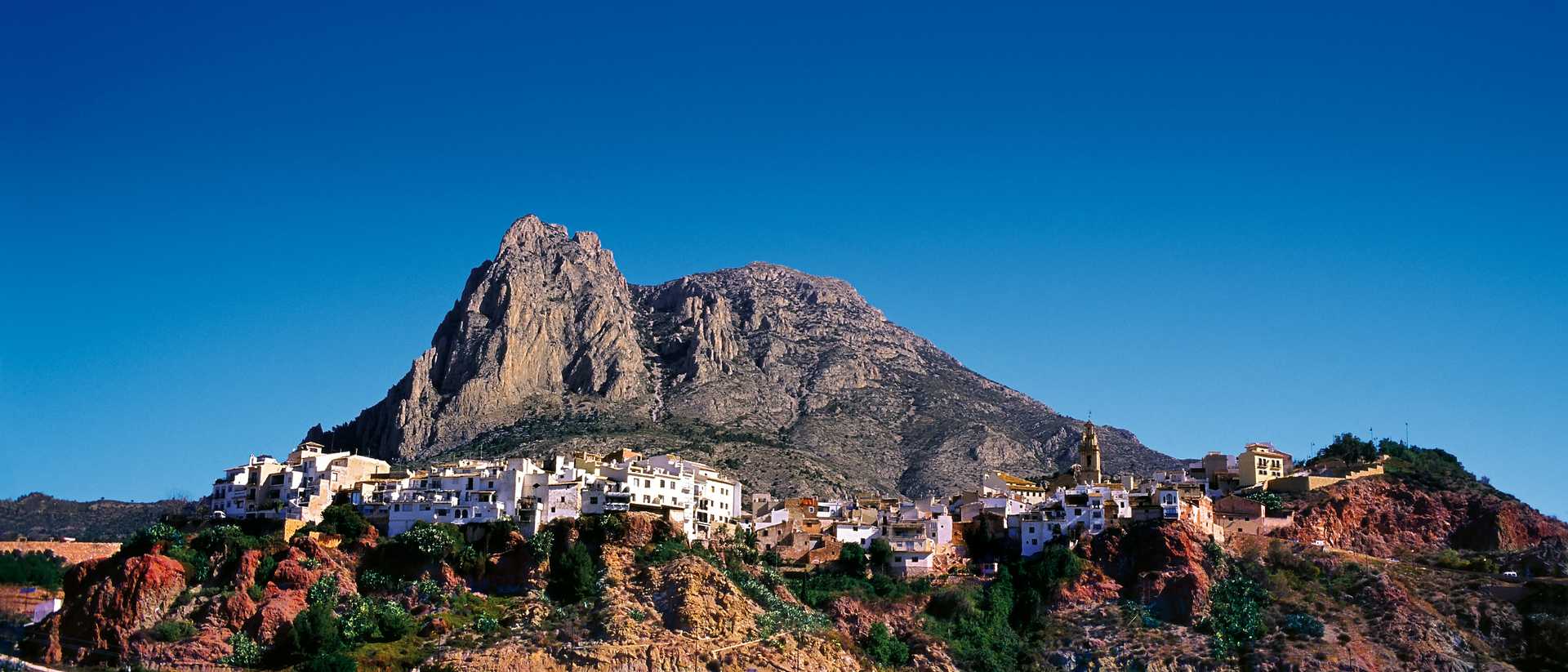 Casco histórico de Finestrat y Puig Campana / Turisme CV