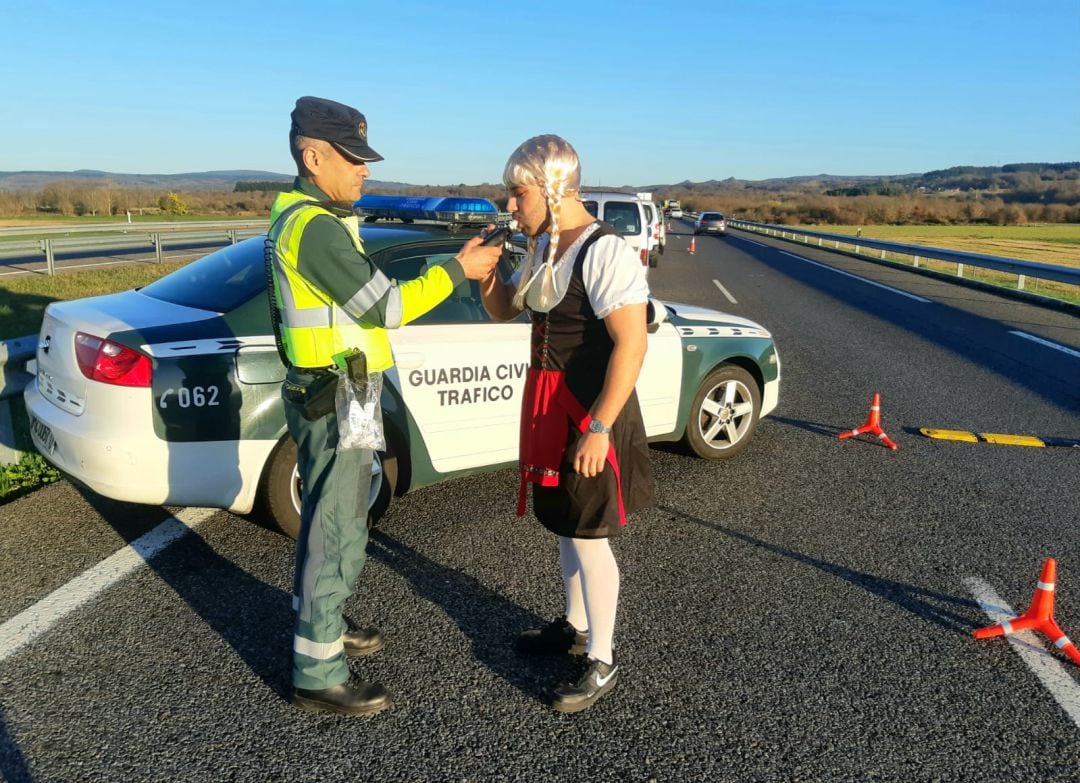 Un opositor a Guardia Civil da 0,0 en una prueba en la A-52 en Trasmiras