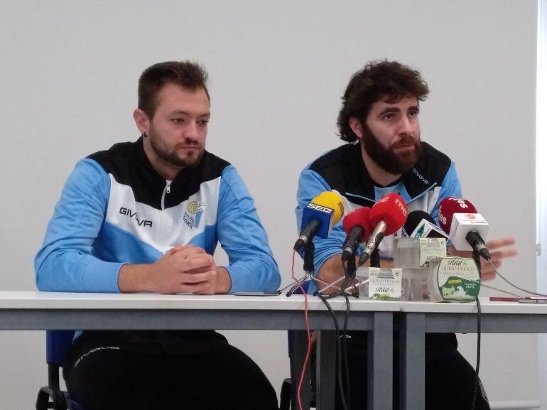 Manu Salvador y Manolo Sevillano, en rueda de prensa.