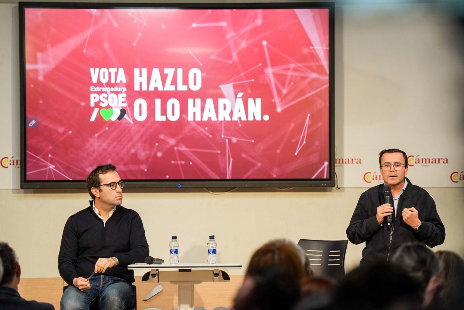 El ministro de Economía, Comercio y Empresa, Carlos Cuerpo, participó en un encuentro con empresarios de la región enmarcado en la campaña de Miguel Ángel Gallardo