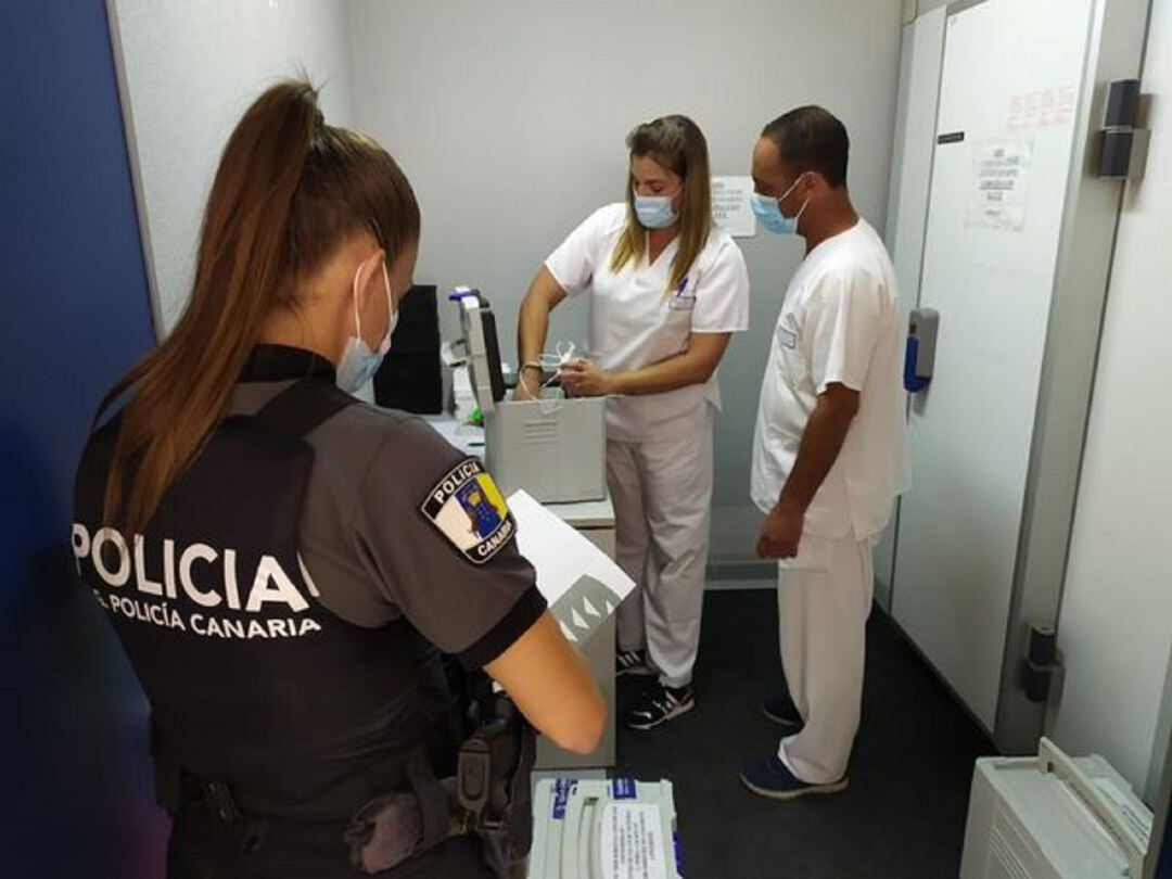 Llegada de vacunas a Lanzarote.