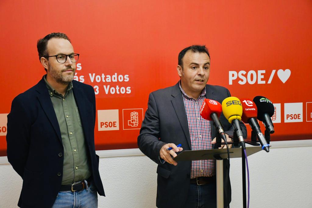 Ramón Abad, diputado del PSOE en les Corts Valencianes y Héctor Díez, portavoz del PSOE de Elche