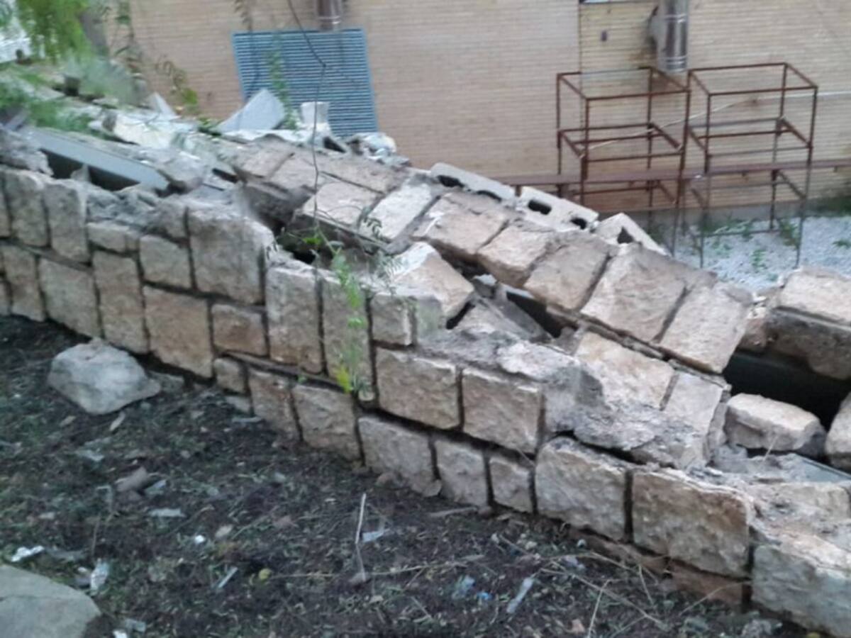 Las fuertes rachas de viento causan incidentes en varios puntos de Málaga