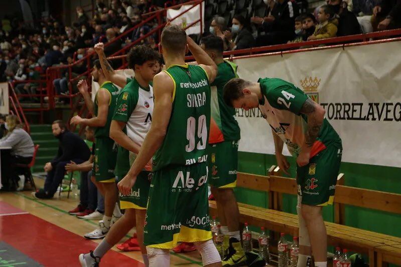 Banquillo de Cantabria. FOTO RA