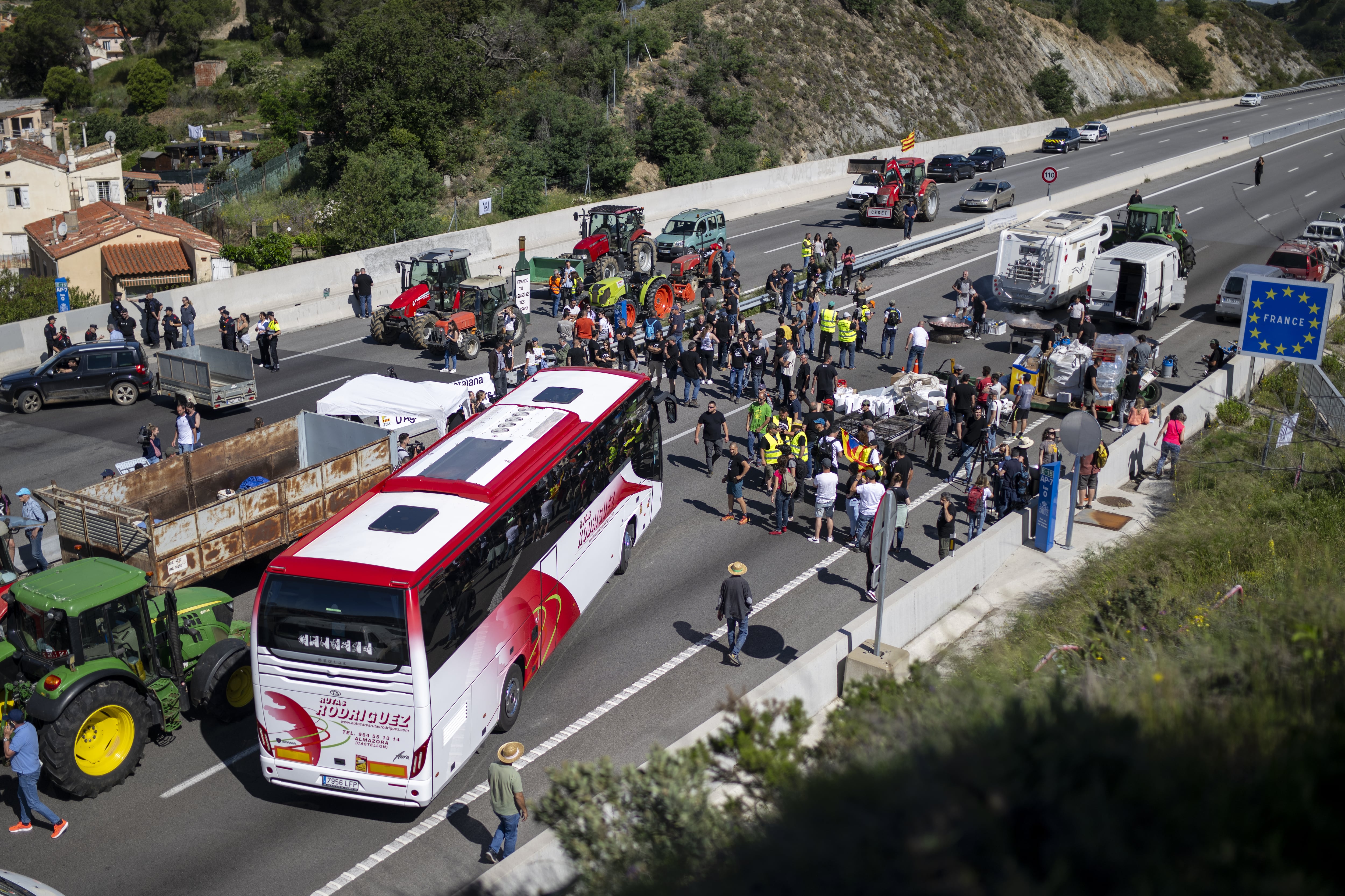 Protestas agrarias en la frontera entre España y Francia