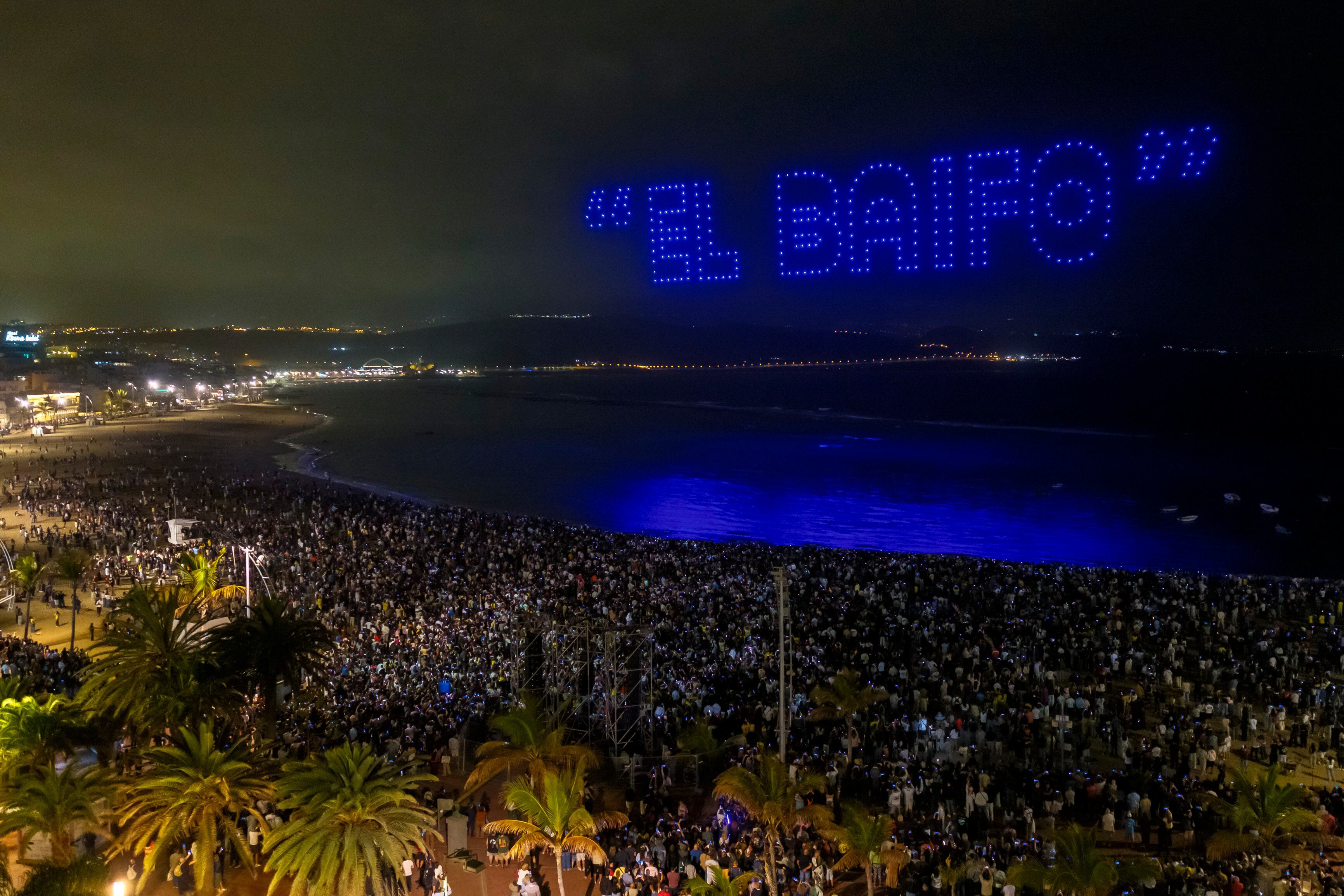 Quevedo ha anunciado que publica "esta semana" de su tercer álbum, 'El Baifo', con un espectáculo de drones en la playa de Las Canteras