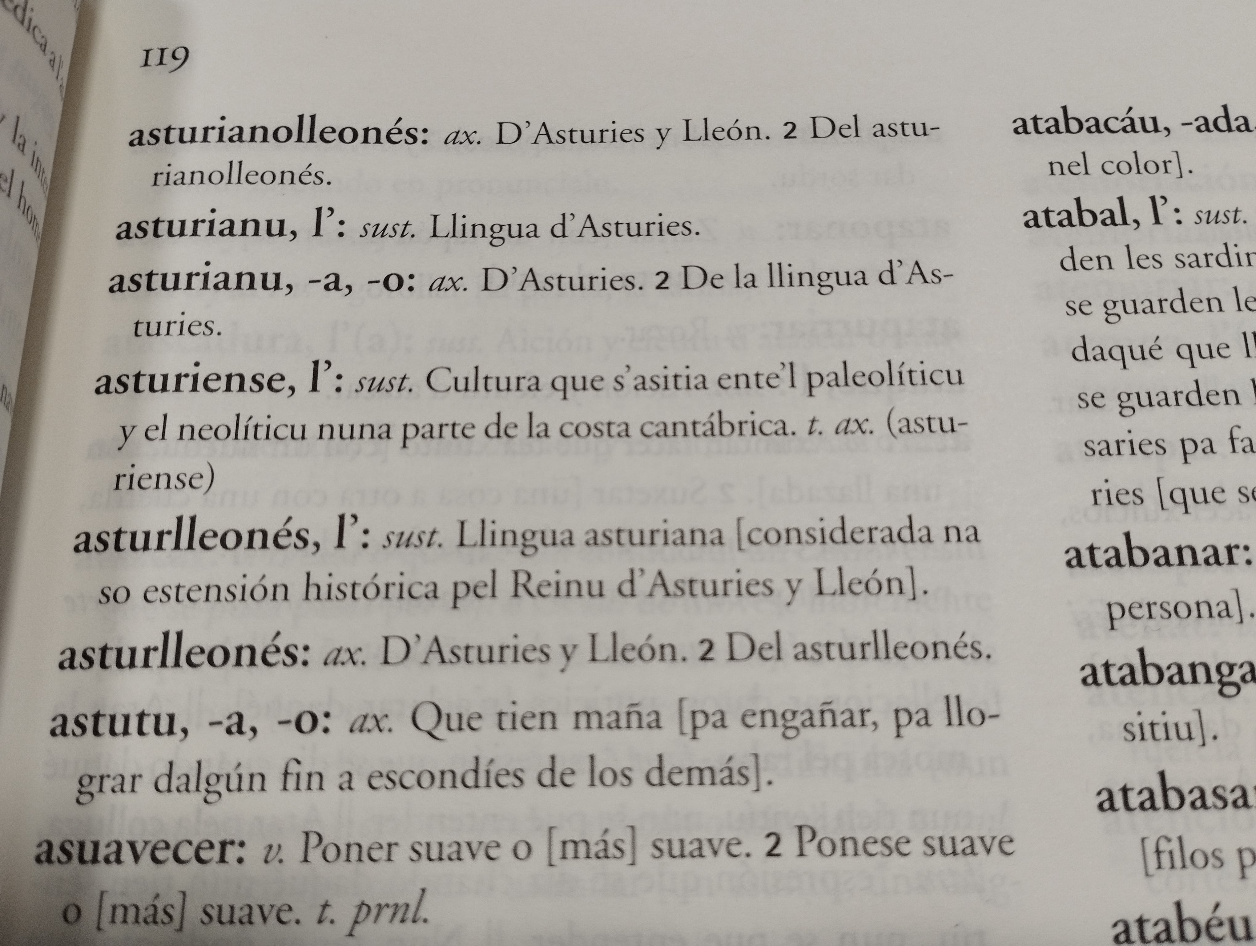 Entrada de la voz &quot;asturianu&quot; en el Diccionario de la Academia de la Llingua Asturiana