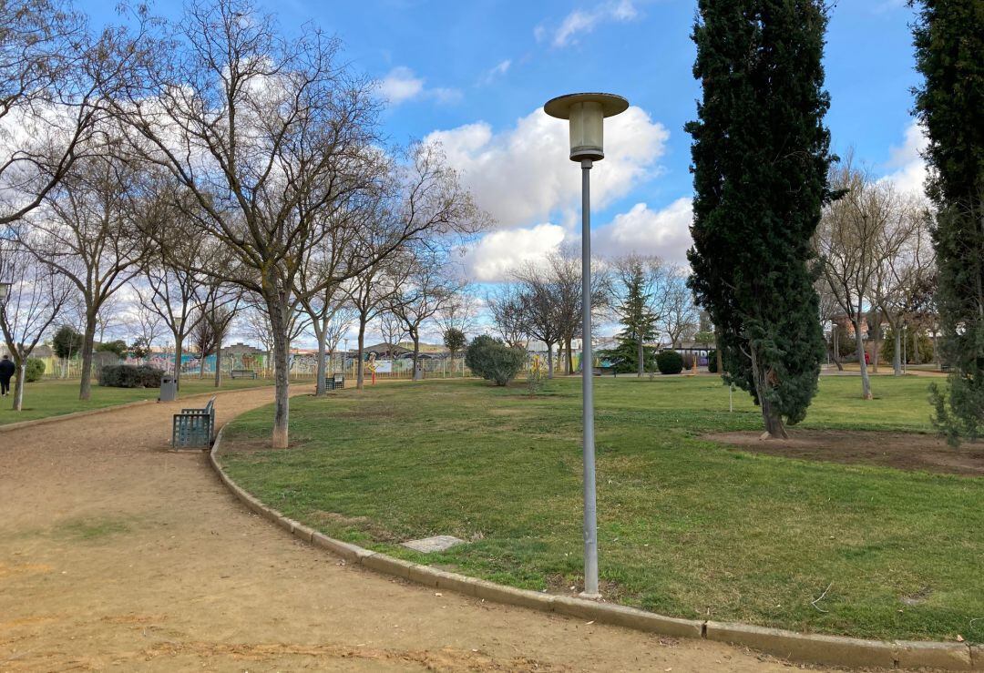 Imagen del interior del Parque del Este de Valdepeñas (Ciudad Real)