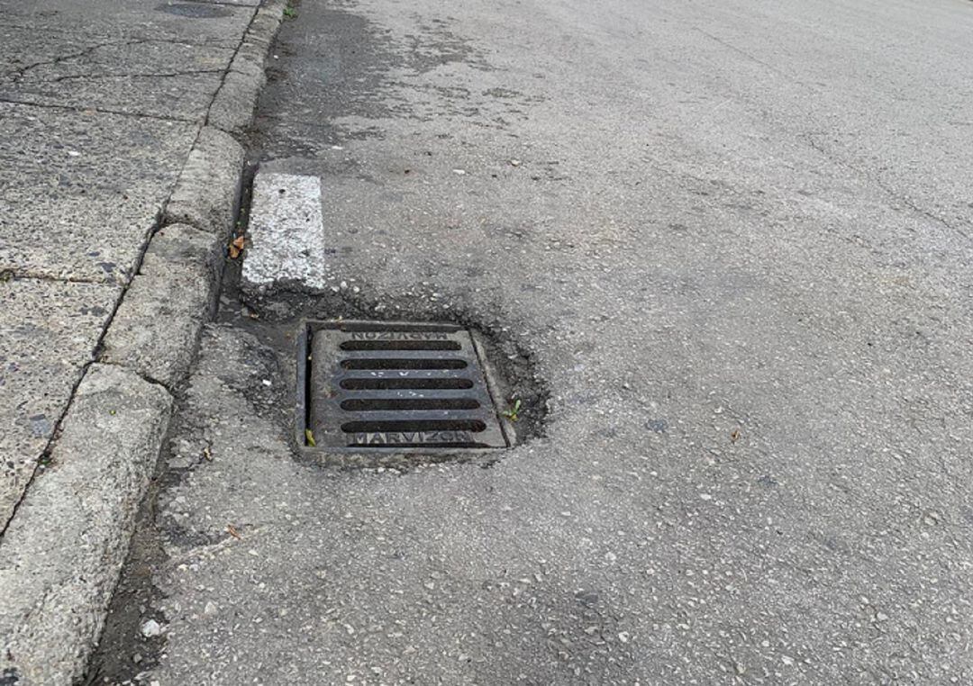 Una alcantarilla en Palmones.