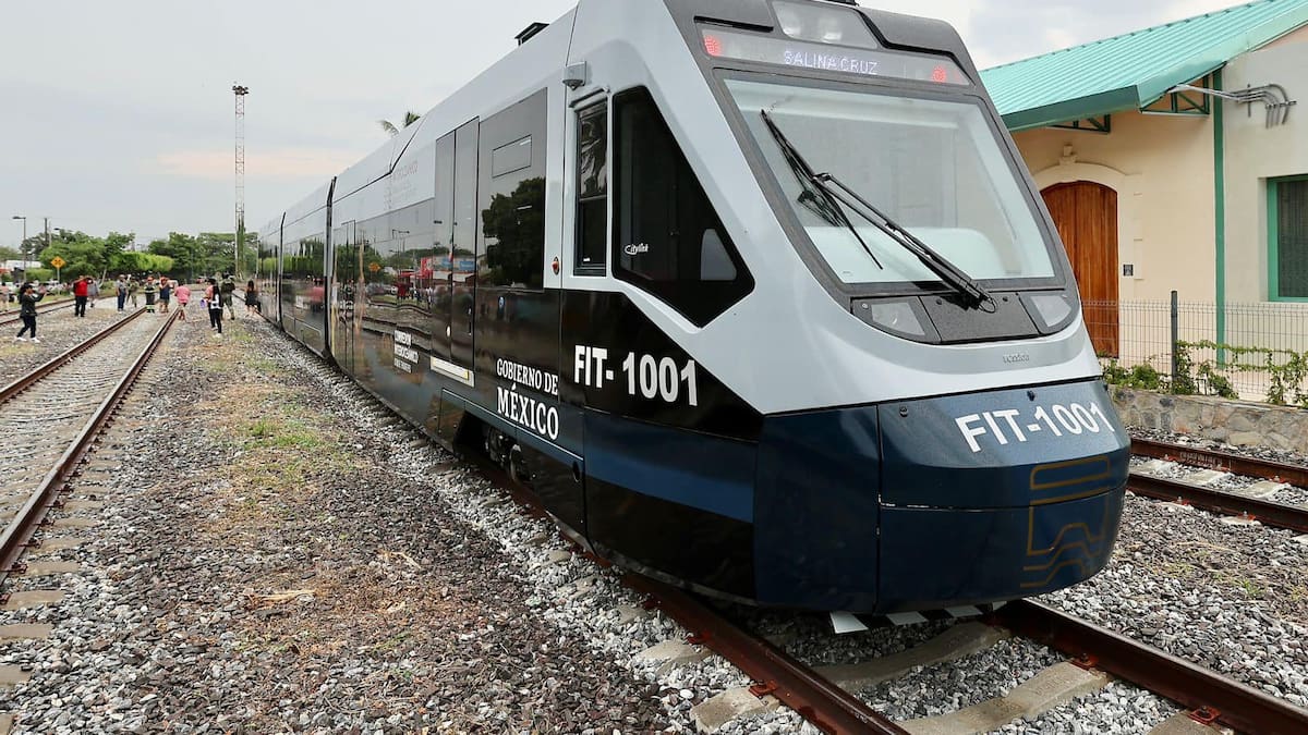 Denuncian que los trenes tranvía prometidos para la integración de León llevan una década en México