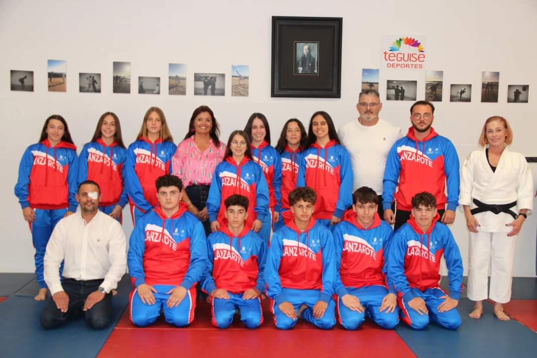 Infantiles y cadetes del Club de Judo Costa Teguise participante en el Campeonato de Canarias.