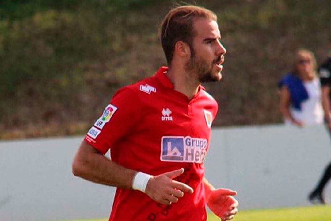 Borja Vicent en su etapa en el Numancia B.