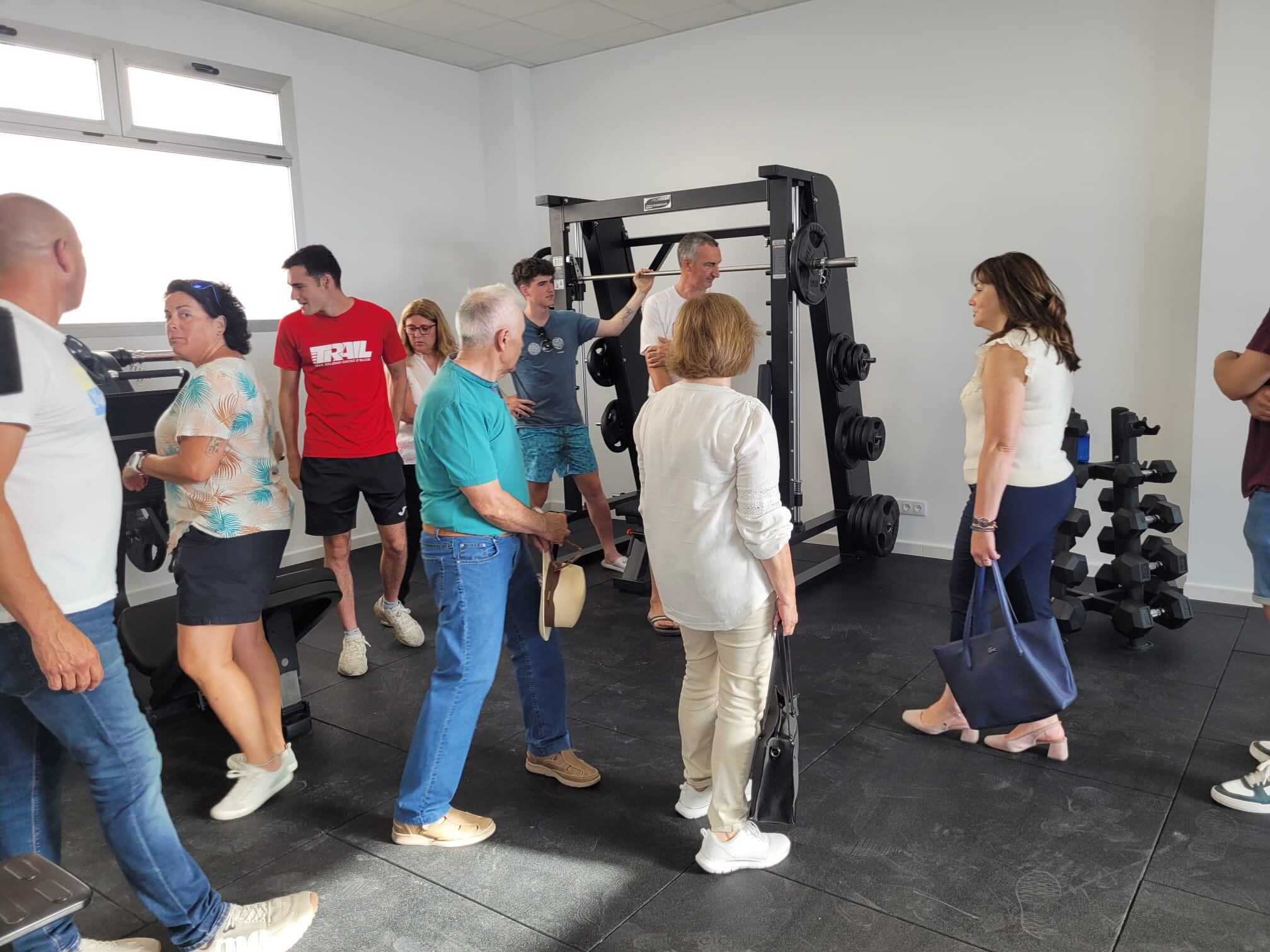 Visita de las autoridades al gimnasio