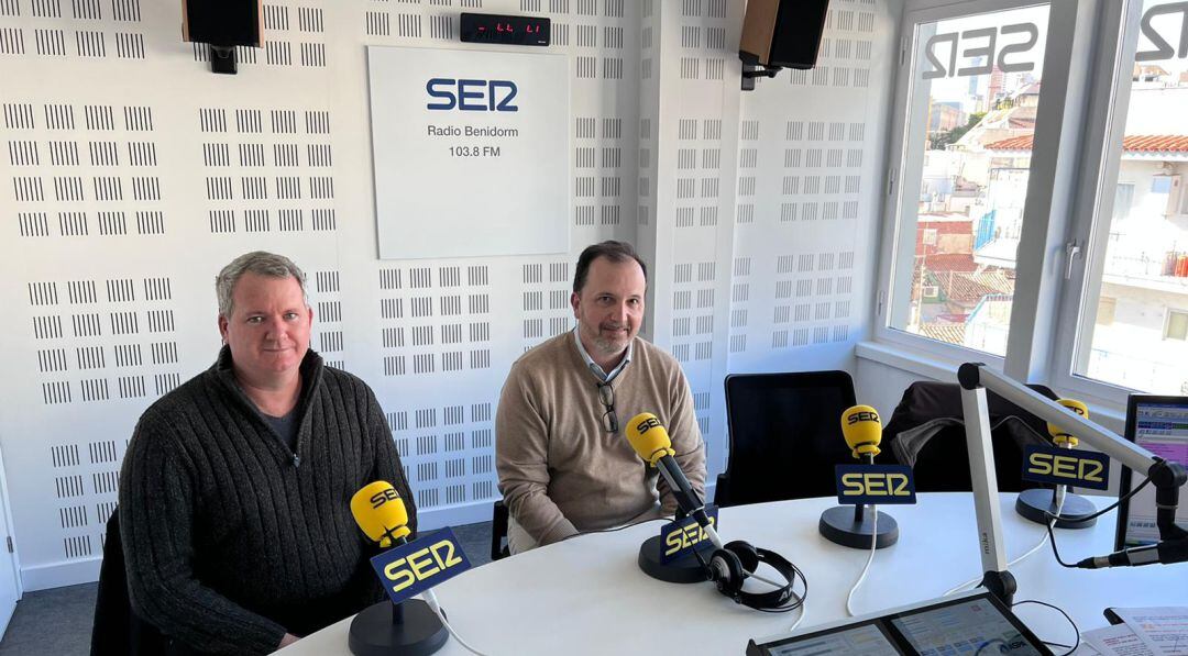 El doctor Guillermo Terrado, médico especialista en fertilidad, y el doctor Fernando Hernández, director de laboratorio de Fertility Benidorm