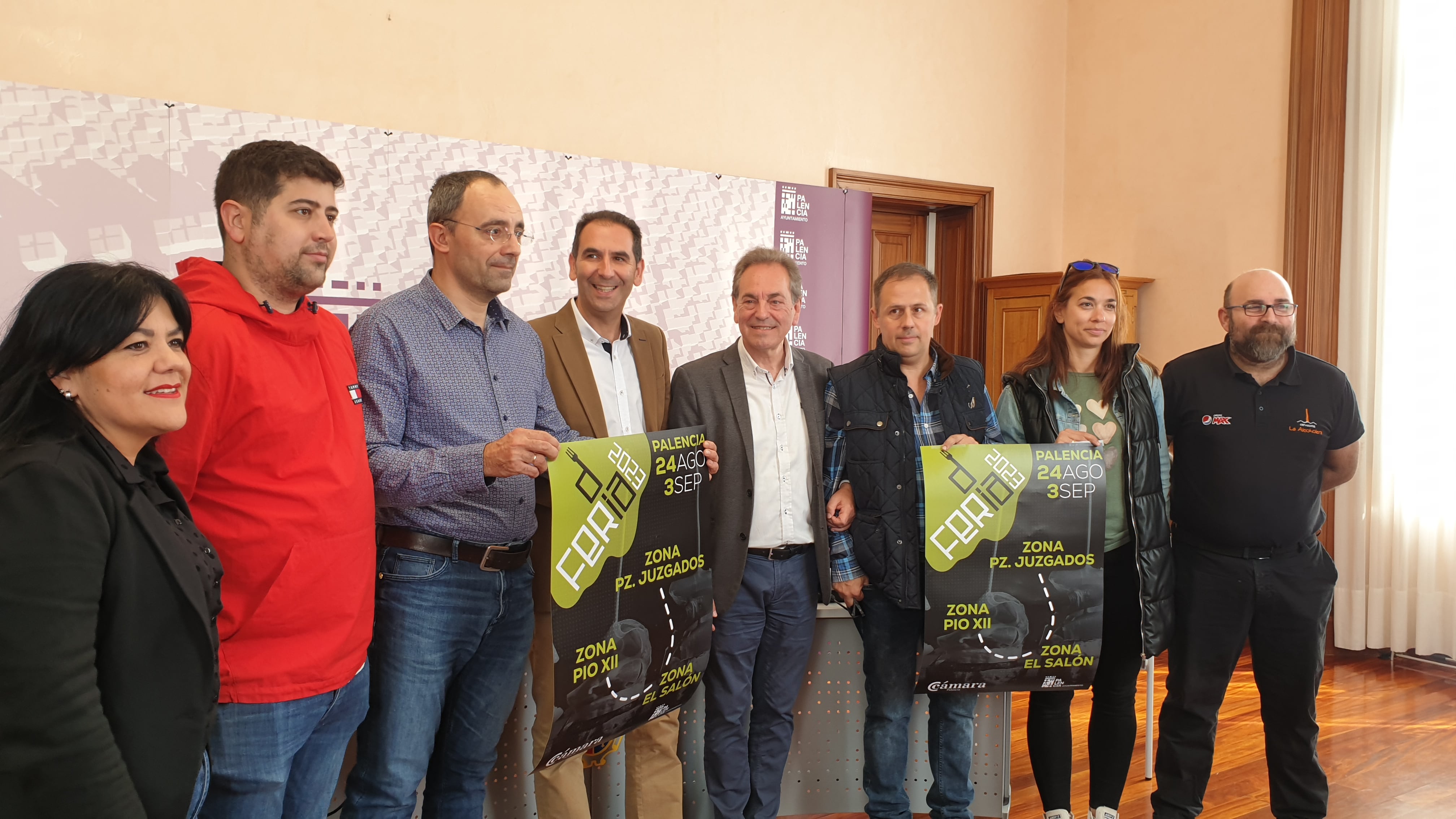 El Ayuntamiento de Palencia y la Cámara de Comercio amplían a 30 los establecimientos participantes en la Feria de Día