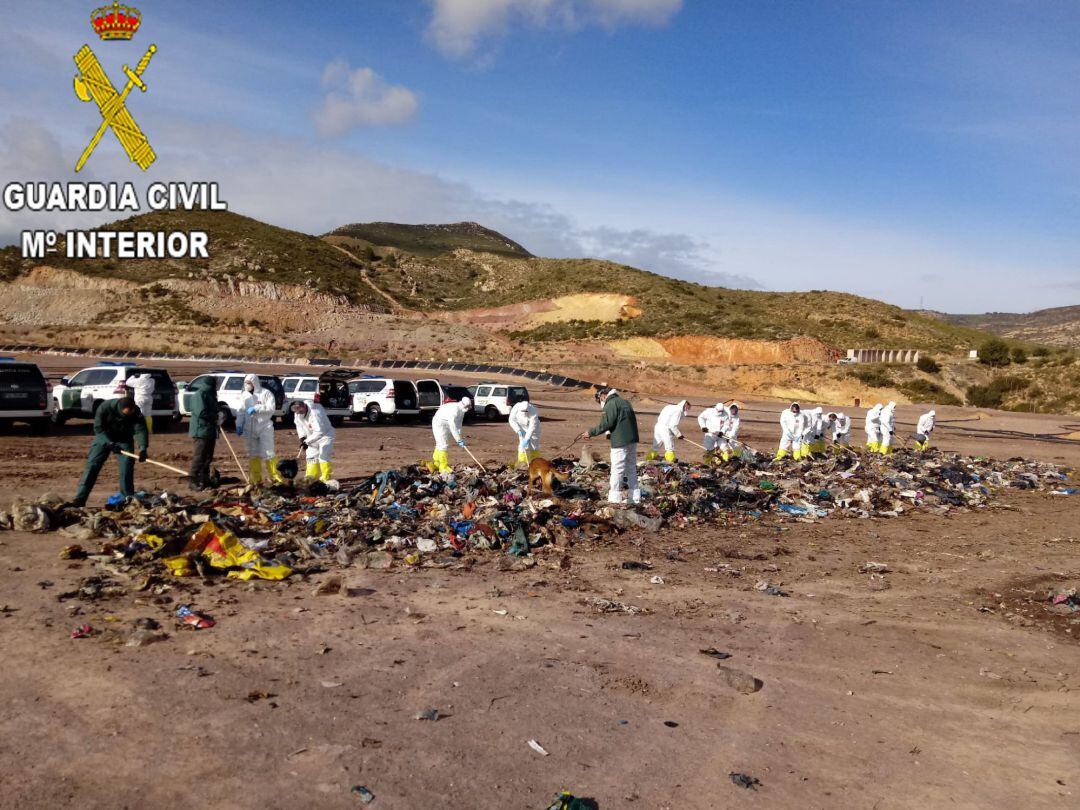 Búsqueda de los restos de Marta Calvo en el vertedero de Dos Aguas