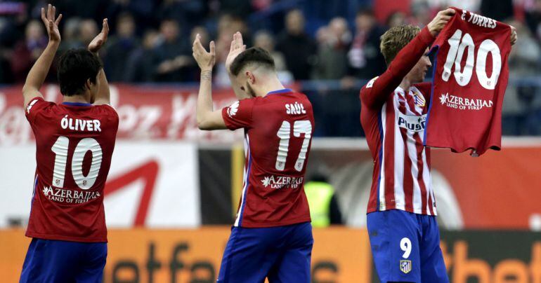 El delantero del Atlético de Madrid Fernando Torres celebra el gol marcado ante el Eibar,