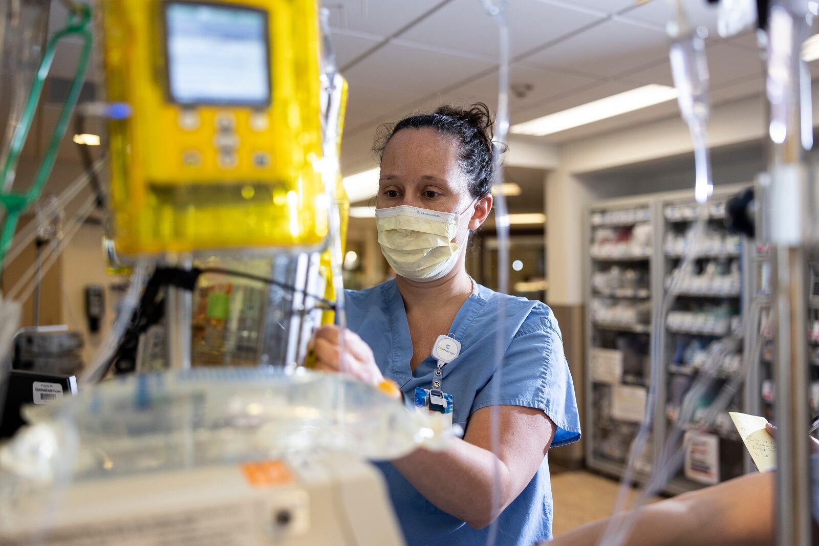 Enfermera trabaja en un hospital