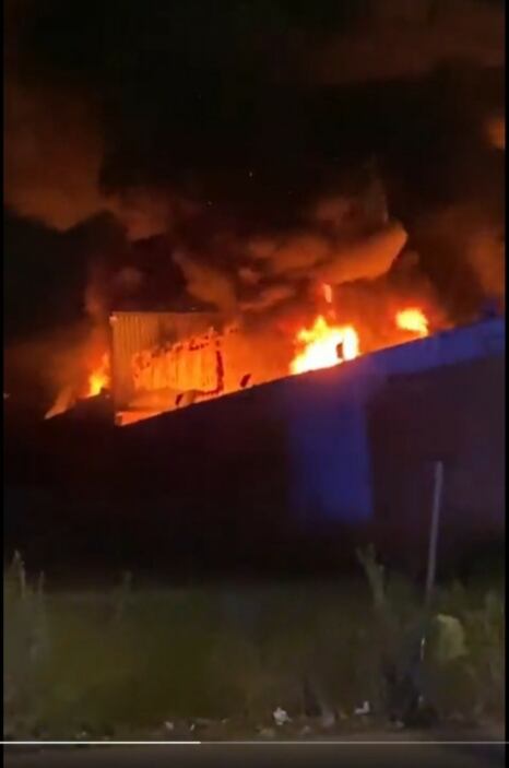 Incendio esta madrugada en una nave del Polígono de Campollano