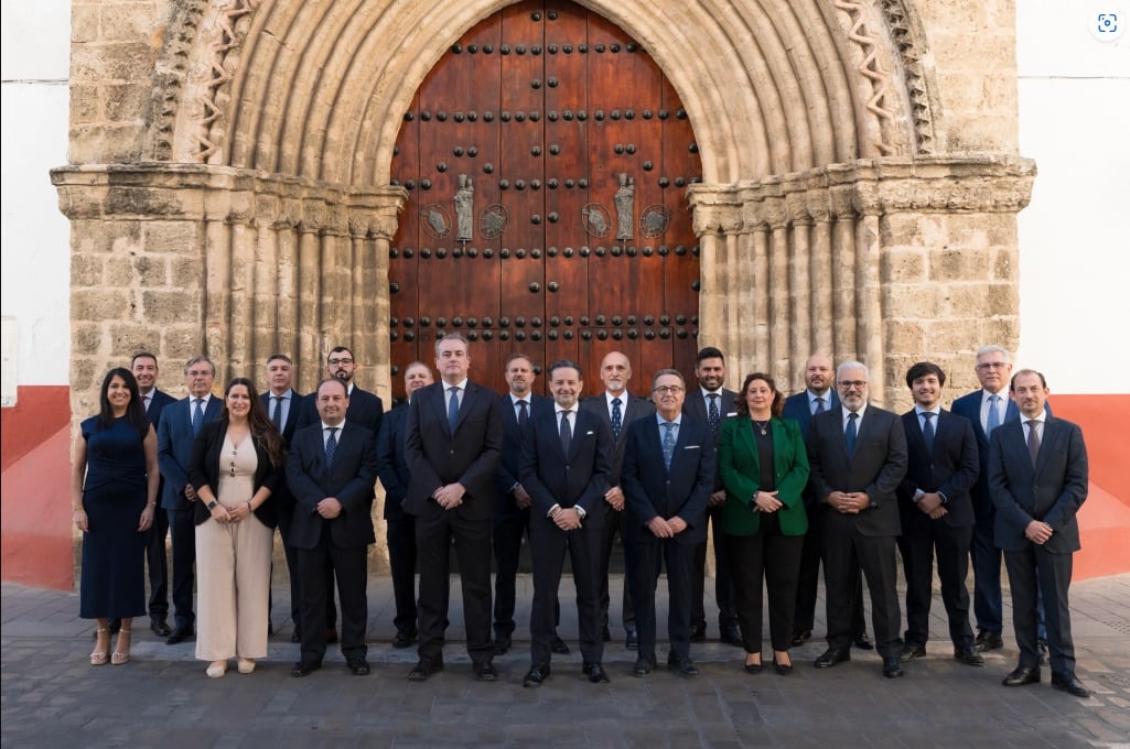 Candidatura de Nicolás de Alba, ganadora de las elecciones celebradas este domingo en la Hermandad de La Hiniesta