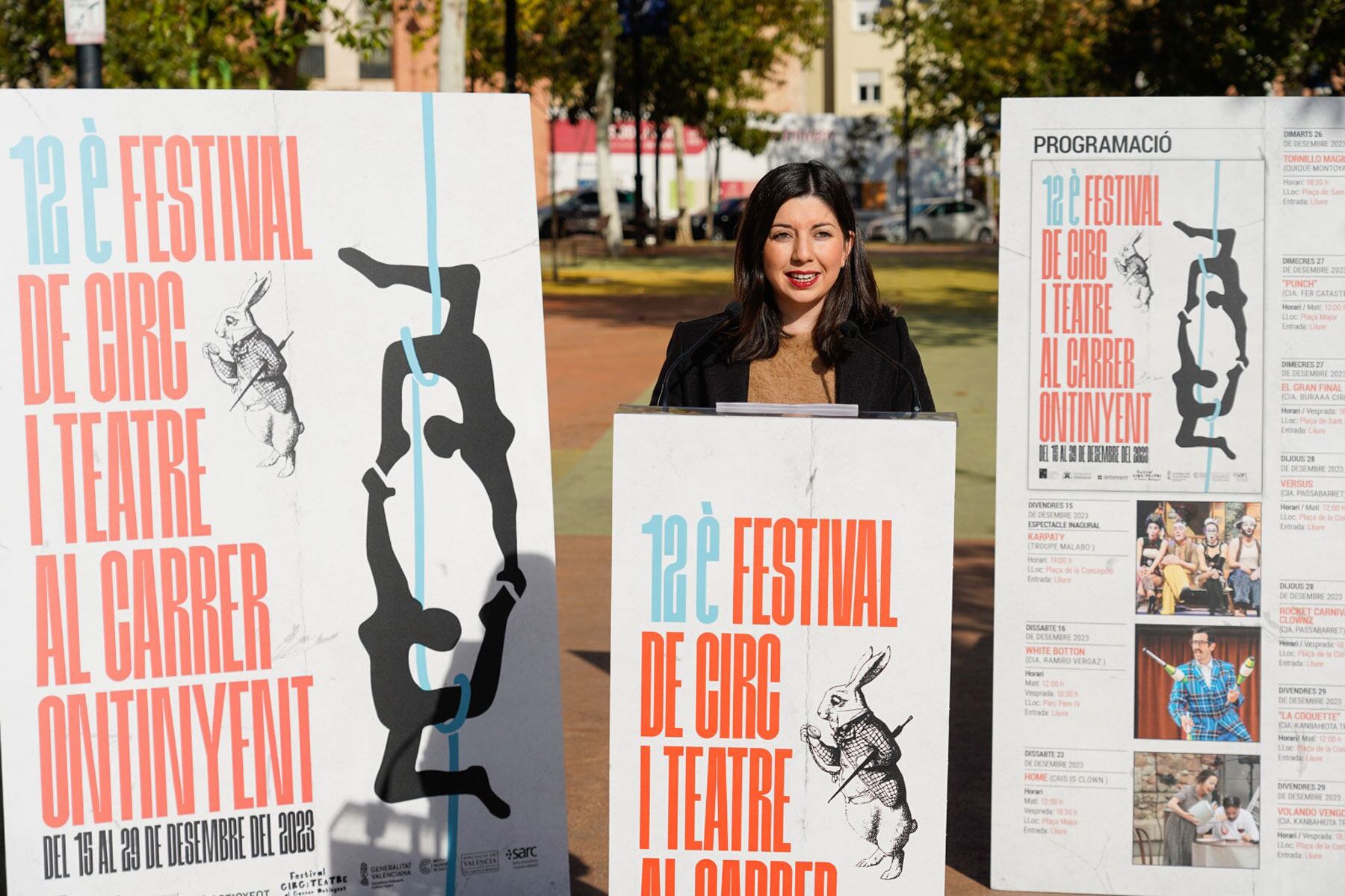 La regidora Àngels Muñoz, durant la presentació d'aquesta nova edició del circ i teatre al carrer d'Ontinyent