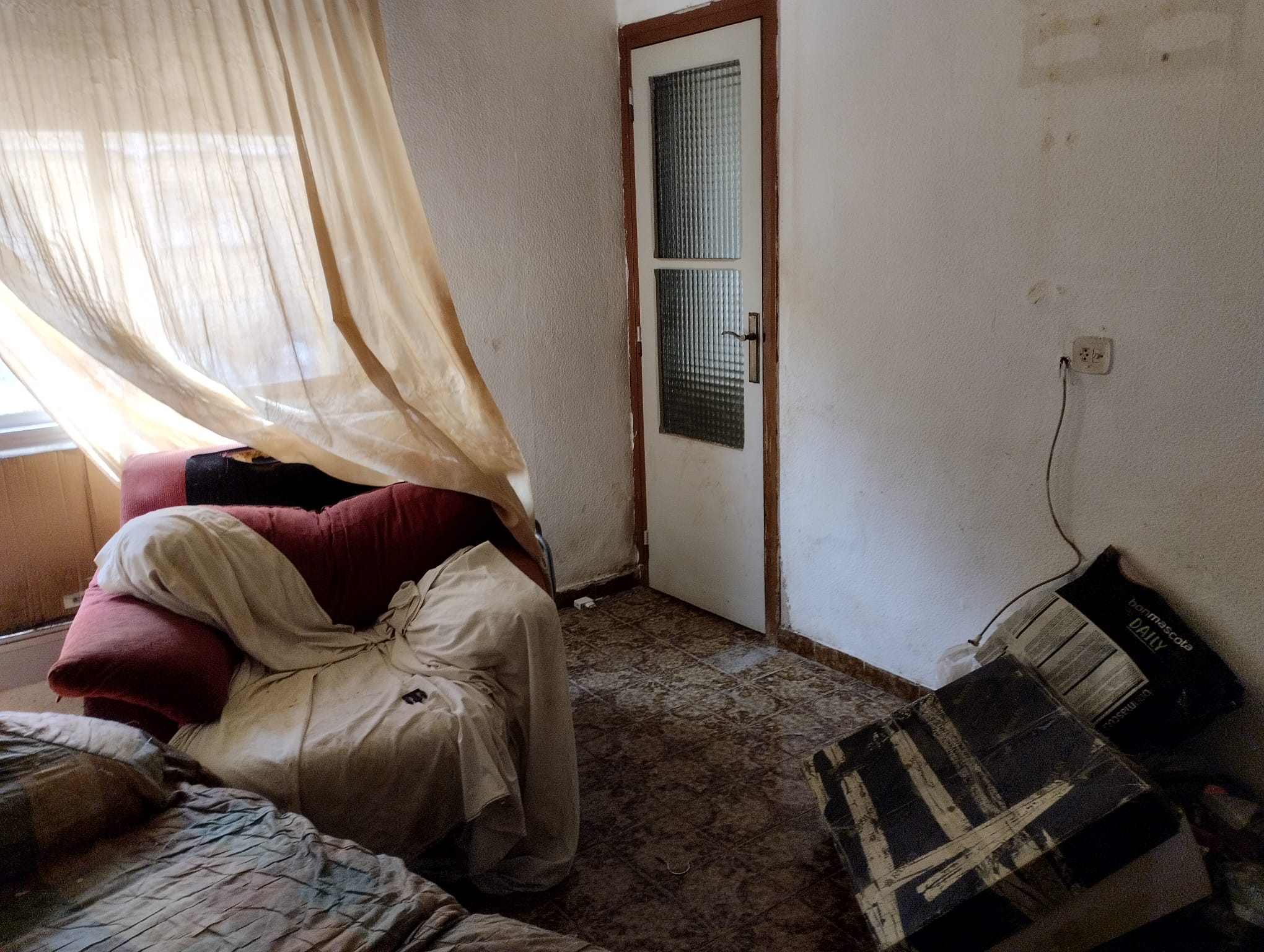 Estado de una vivienda que ha sufrido abusos por parte inquilinos.