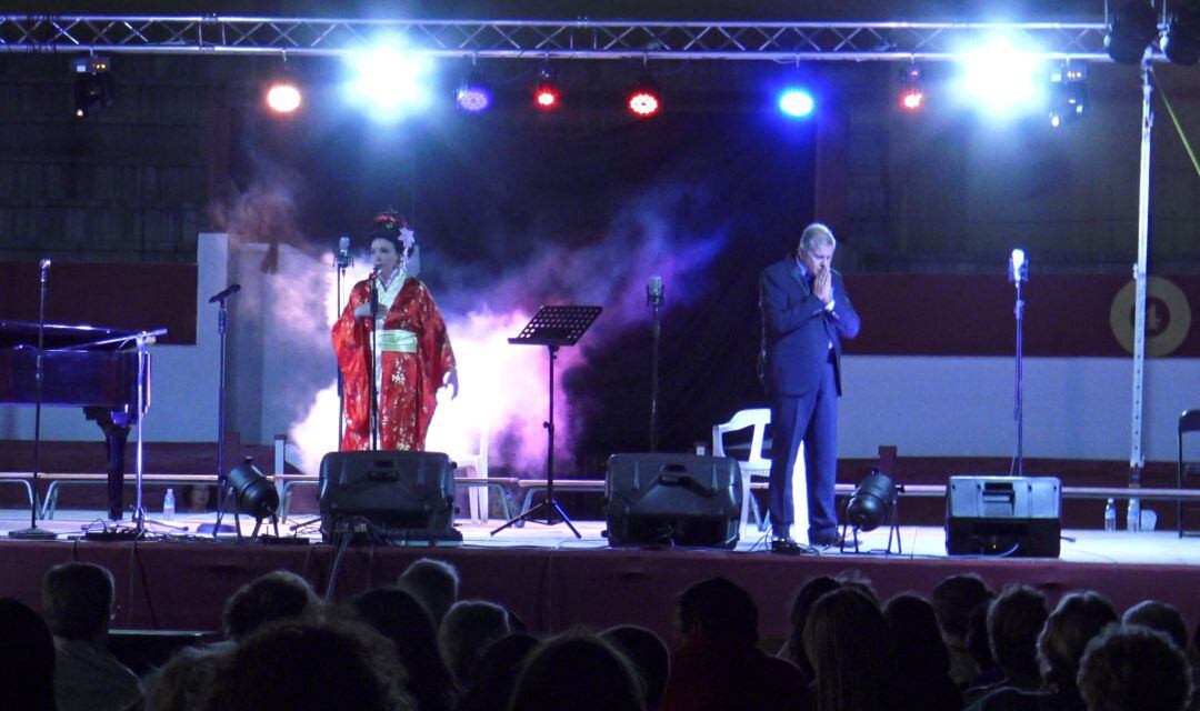 Momento del II Concierto Clásico Lírico Internacional Castillo de Jódar, con actuación del maestro Paolo Borgognone y Juani Díaz