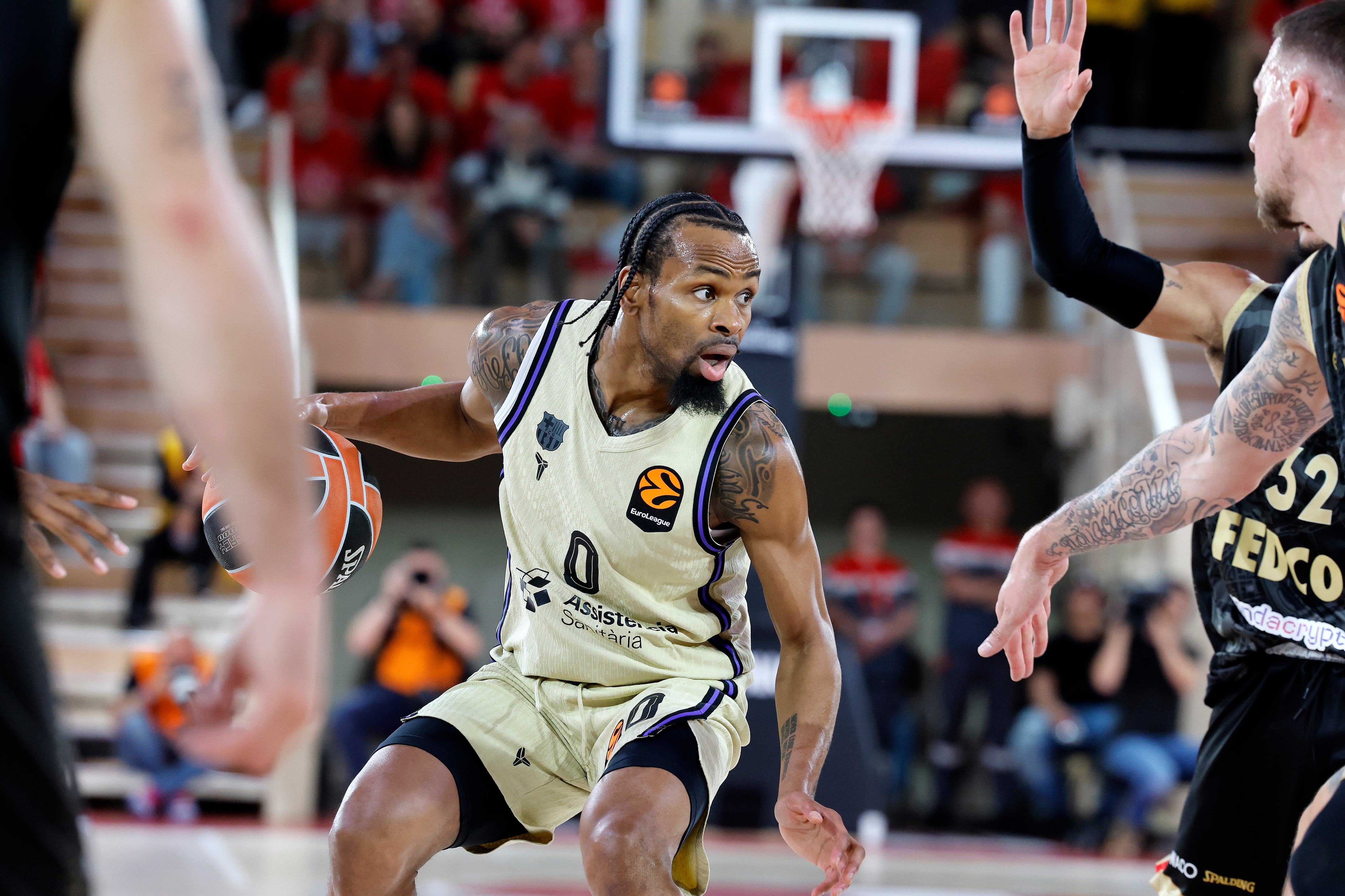 MONACO (Monaco), 24/04/2026.- Kevin Punter of FC Barcelona in action during the Euroleague Basketball Play-in match between AS Monaco and FC Barcelona, in Monaco, 24 April 2026. (Baloncesto, Euroliga) EFE/EPA/SEBASTIEN NOGIER