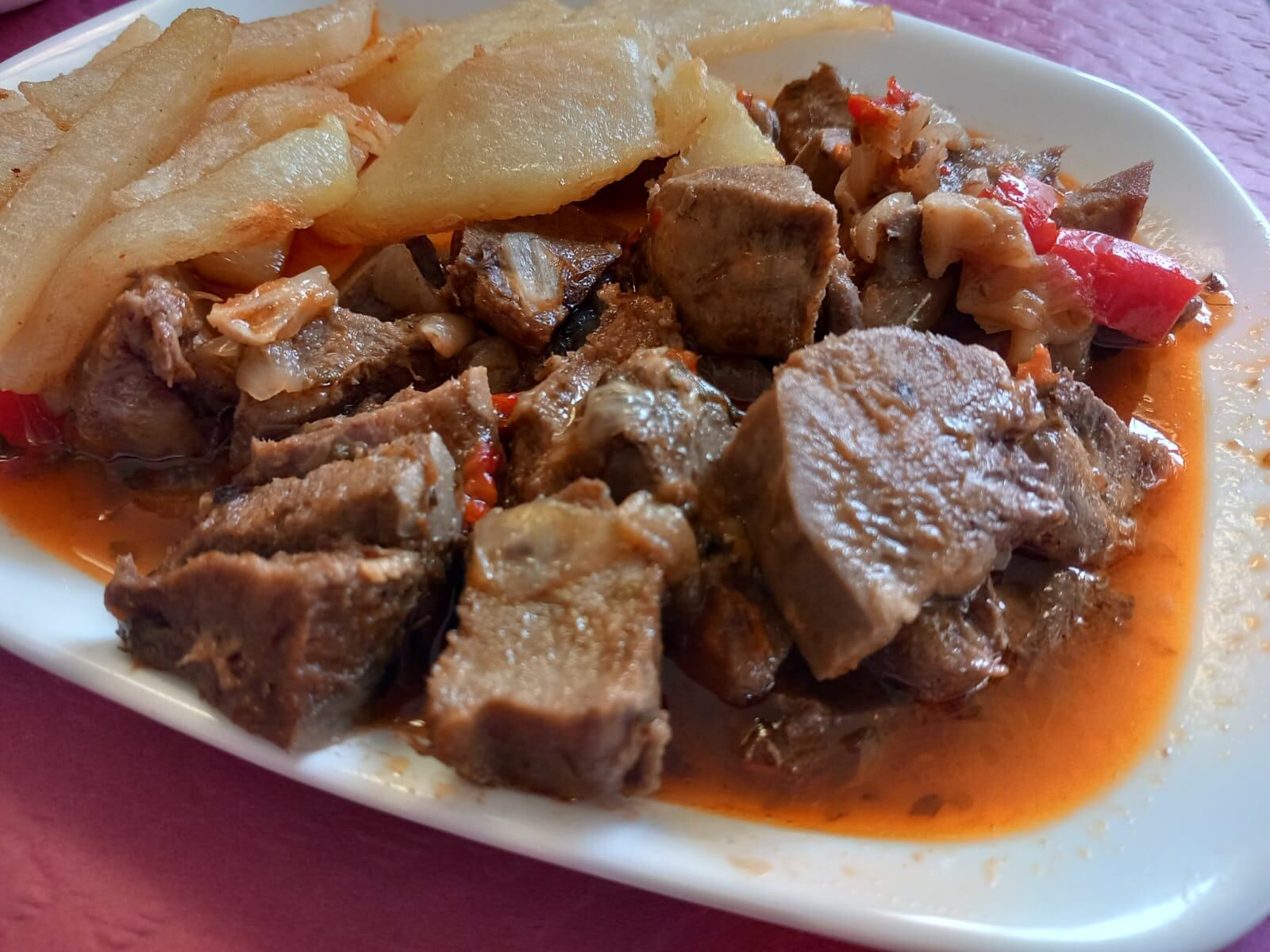 Lengua estofada