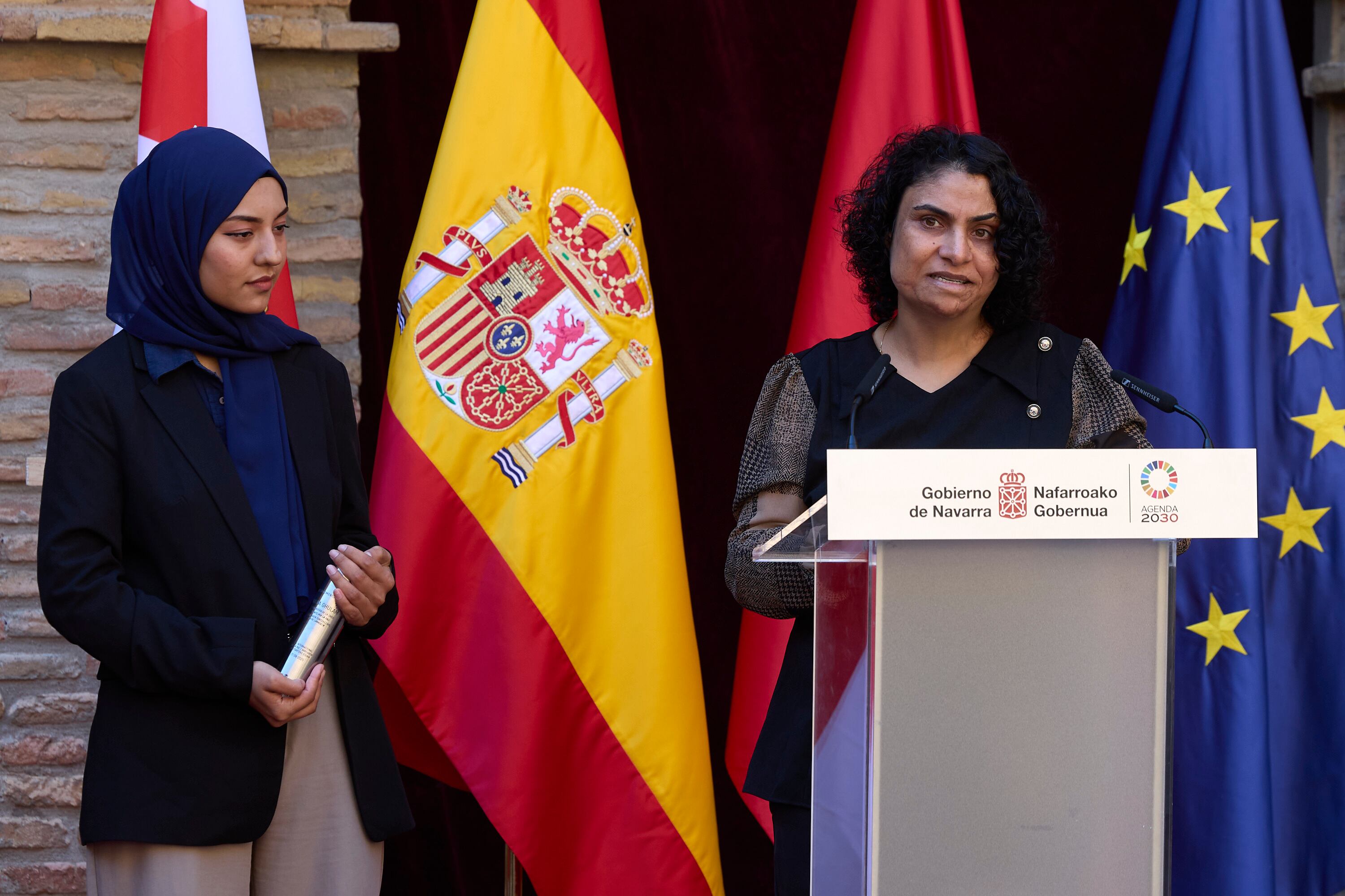 Navarra reconoce a la “activista de la paz” Nadia Ghulam por su labor de empoderamiento con las mujeres afganas