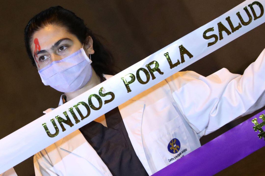 Los sanitarios siguen trabajando contra el covid.