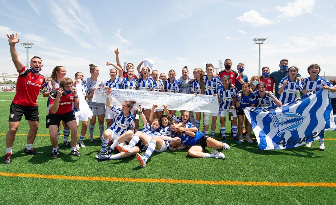El Alavés celebra su ascenso a Primera