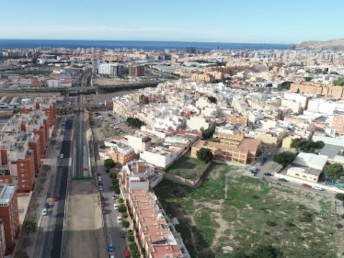 Las administraciones ultiman la firma del convenio para el soterramiento ferroviario en Almería