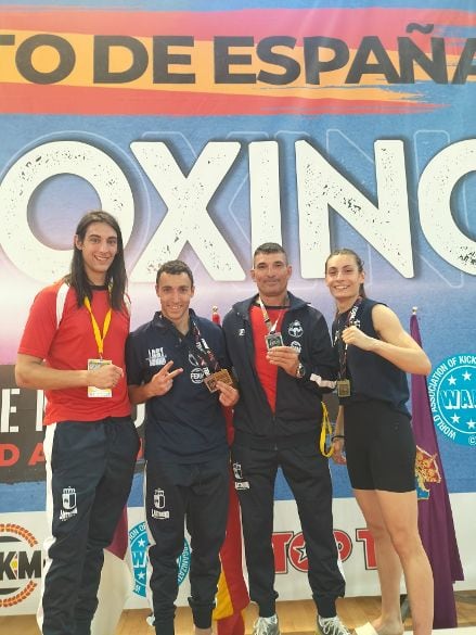 Cinco medallas para los componentes del club Victoria de kickboxing