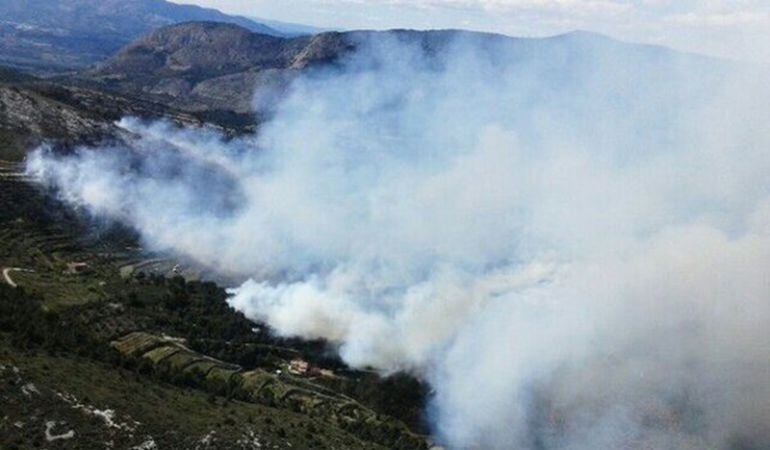 Incendio en Confrides