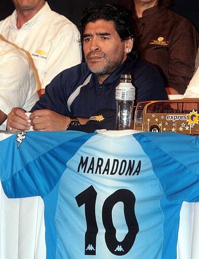 Maradona y Agüero puden ir juntos al Inter