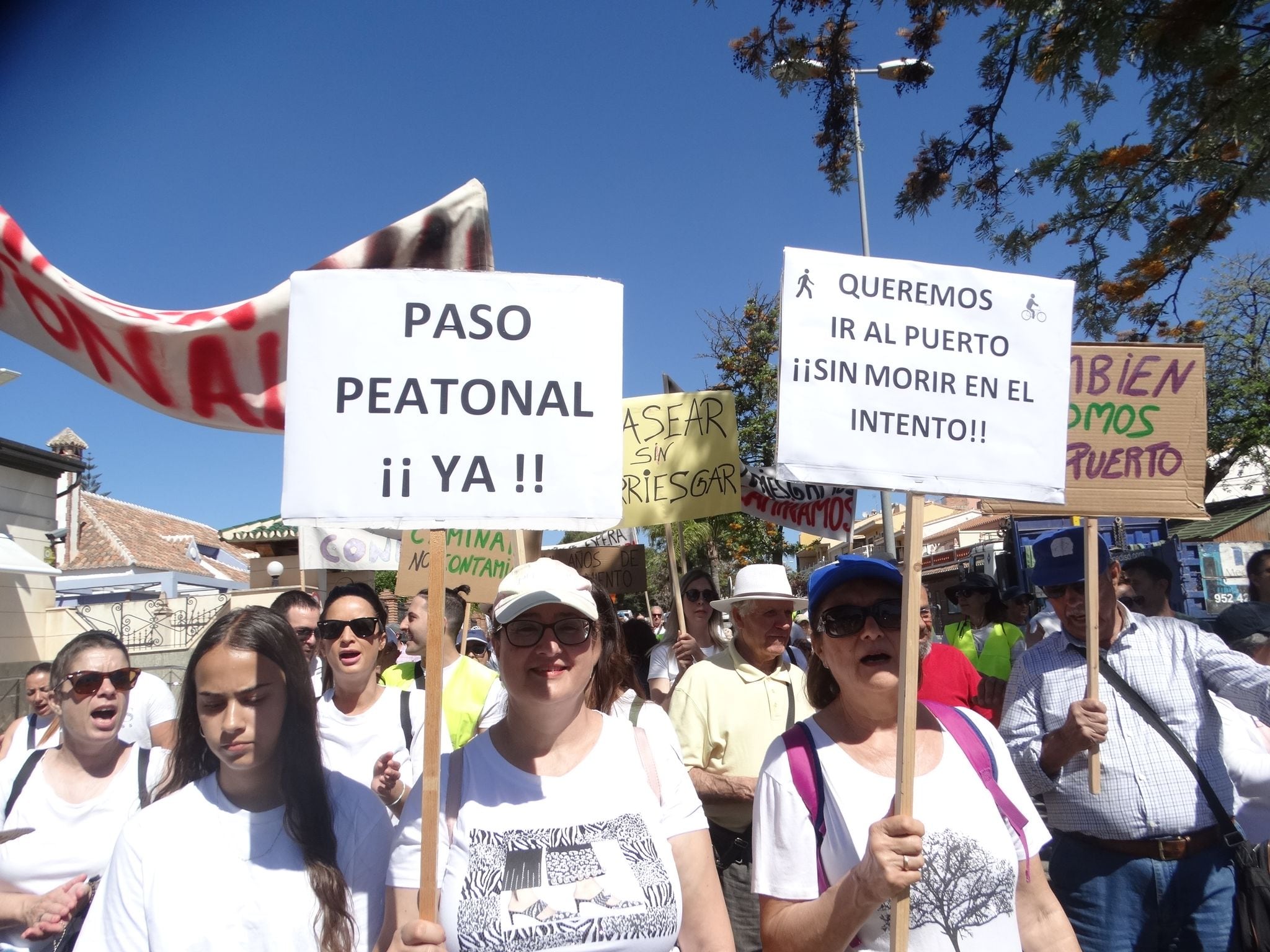 Manifestación de vecinos de la Junta de los Caminos (Málaga)