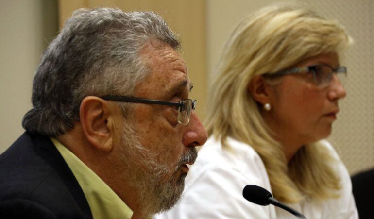 Pla mig curt del director de Salut Pública, Joan Guix, amb la subdirectora general de Vigilància i Resposta a Emergències de Salut Pública, Mireia Jané, el 2 de setembre del 2016.