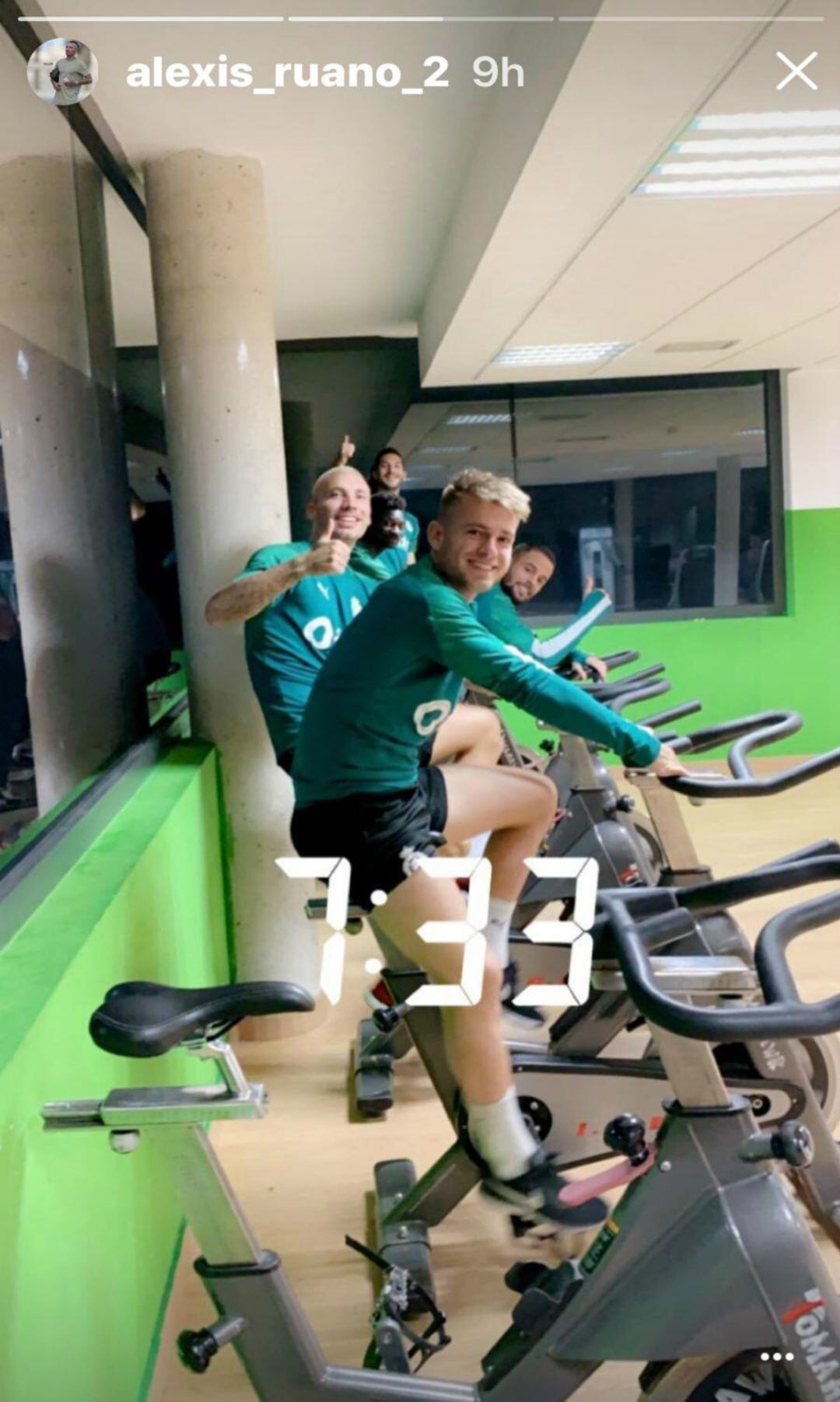 La prueba; foto tomada poco después de las siete y media de la mañana en el gimnasio de La Albericia.