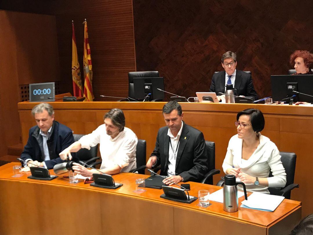 Los alcaldes de las cuencas mineras turolenses, durante su intervención en la Comisión de las Cortes de Aragón 