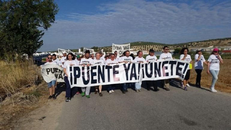 Protestas vecinales para la construcción del puente Vados de Torralba - Campillo del Río