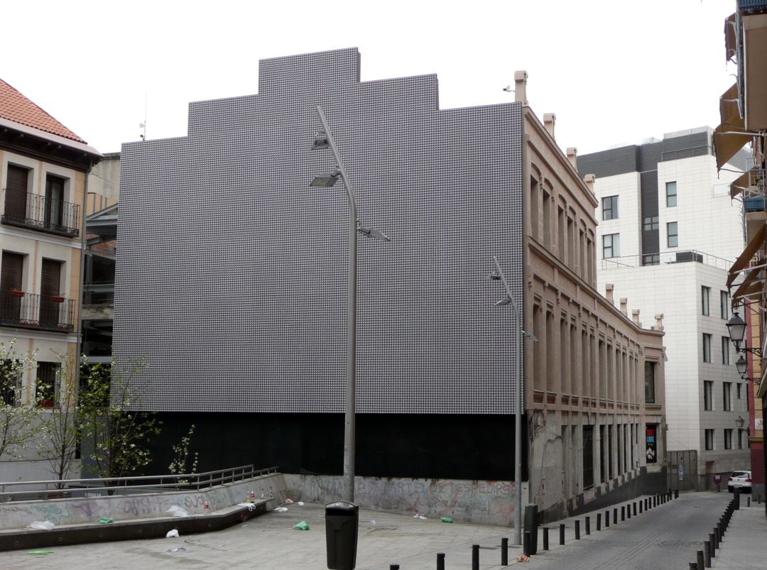 Imagen del edificio de Medialab-Prado situado en la calle Alameda de Madrid