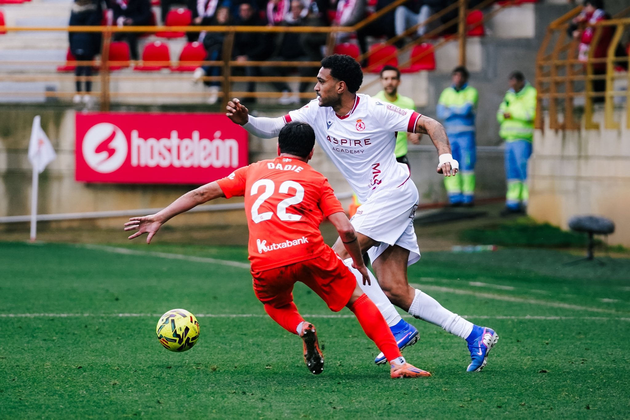 Mboula y Larios dieron otro aire al equipo con su entrada.