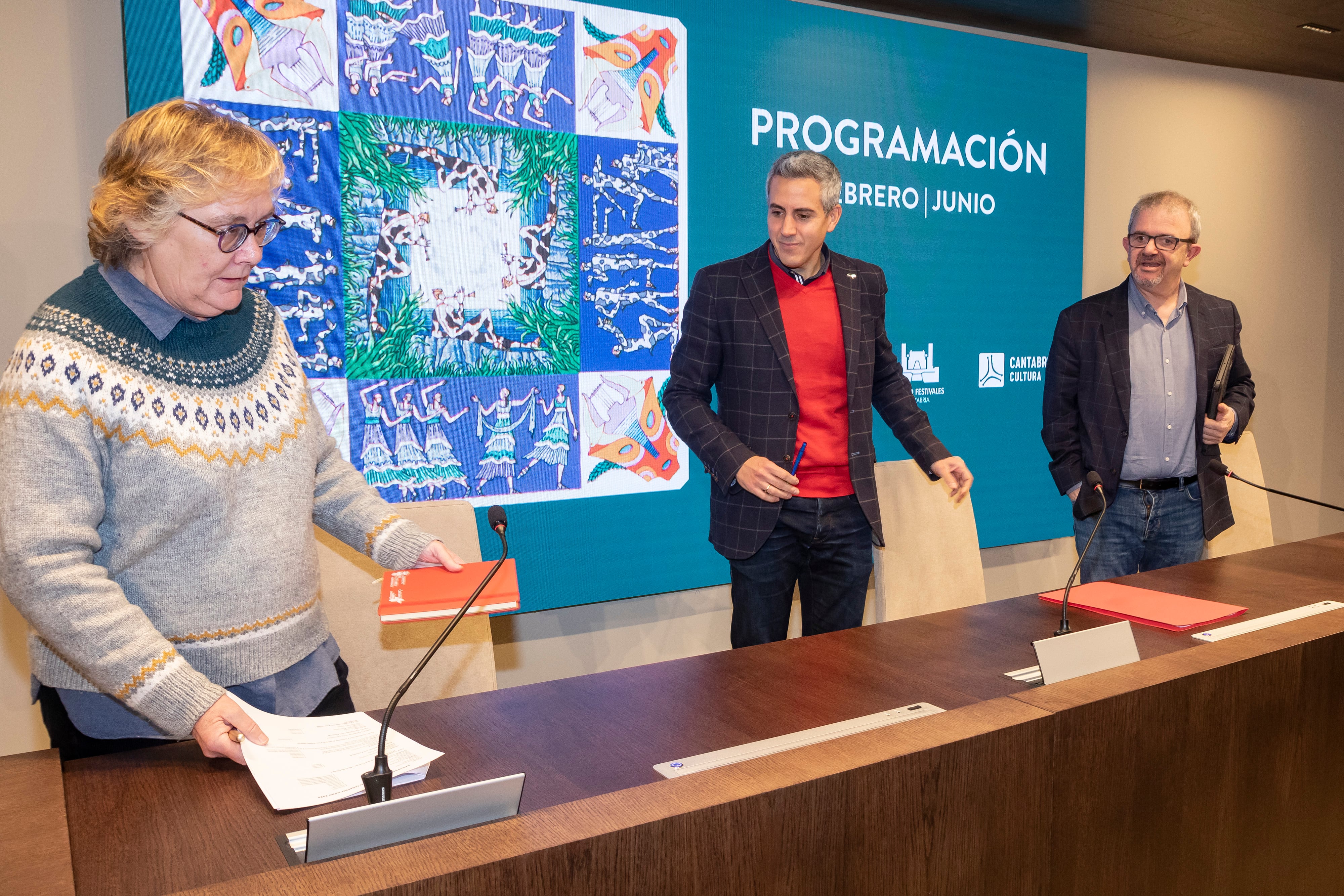 El vicepresidente y consejero de Cultura, Pablo Zuloaga, durante la presentación de la programación del Palacio de Festivales de Cantabria para la primera mitad del año.