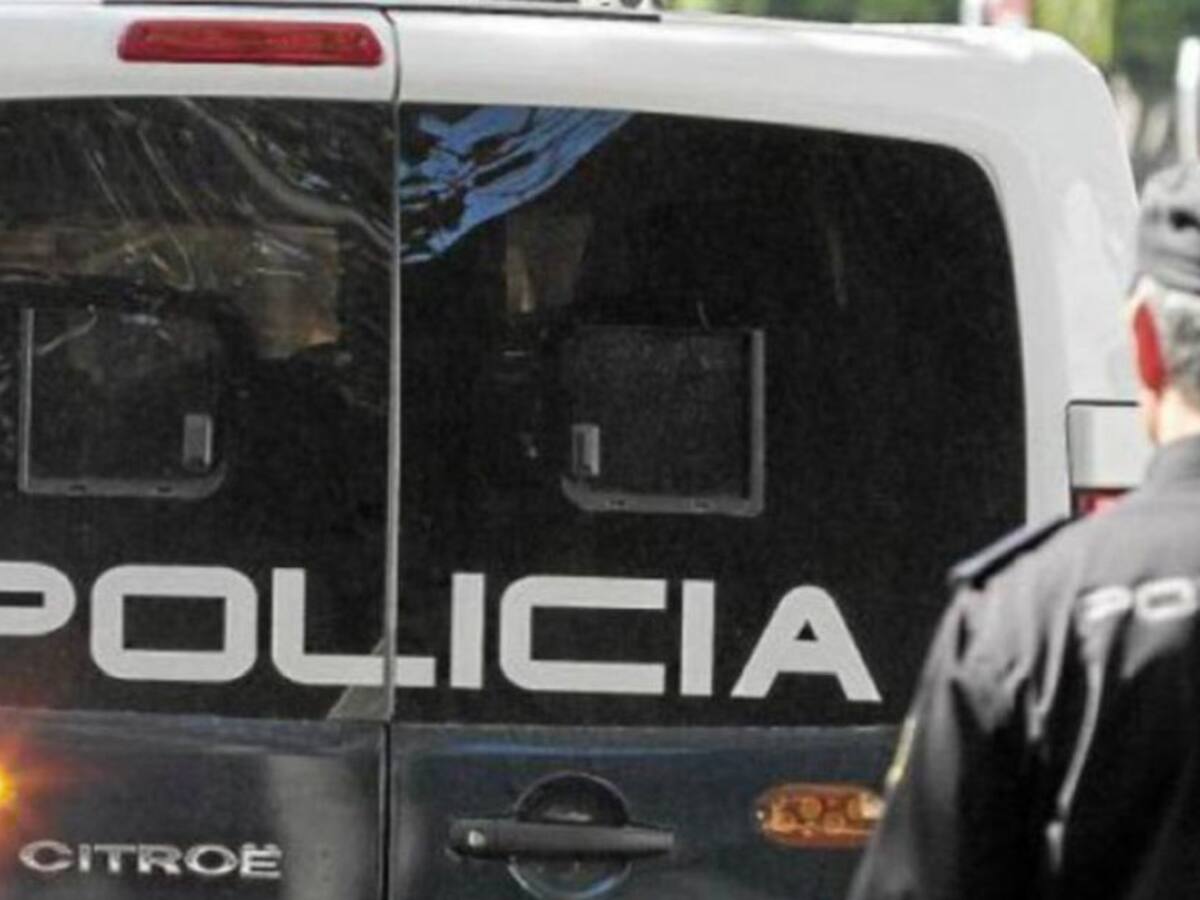 Detenido un hombre que prendió fuego a su vivienda y amenazaba con quemar el edificio