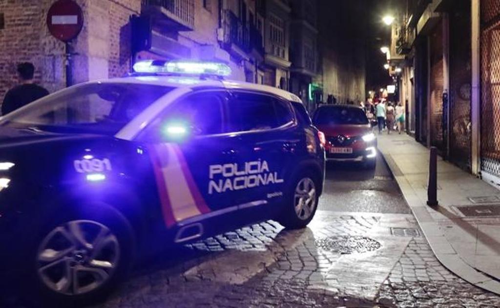 Coches patrulla de la Policía Nacional en Burgos